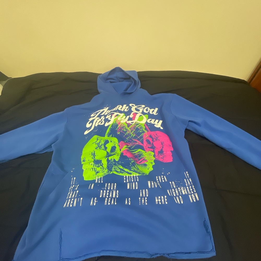 Cropped Hoodie - Picture 3 of 3